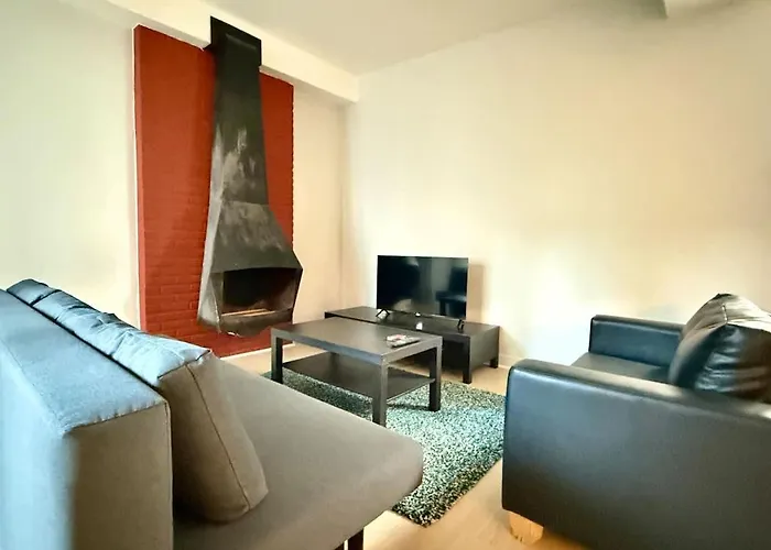 3 Min To The Grand-place 6 Min To Manneken Pis & Sleeps 6 بروكسل