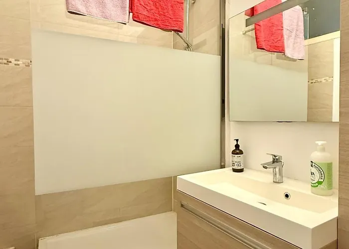 公寓 3 Min To The Grand-place 6 Min To Manneken Pis & Sleeps 6 *