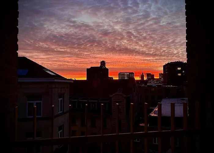 Residentiel A Tour Et Taxi شقة *