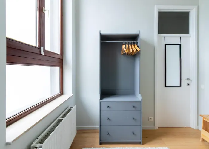 Quiet Near European District Διαμέρισμα *