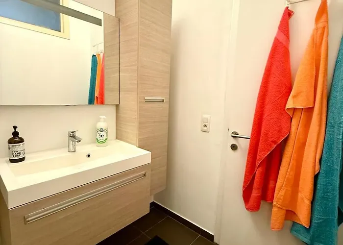 3 Min To The Grand-place 6 Min To Manneken Pis & Sleeps 6 Apartamento