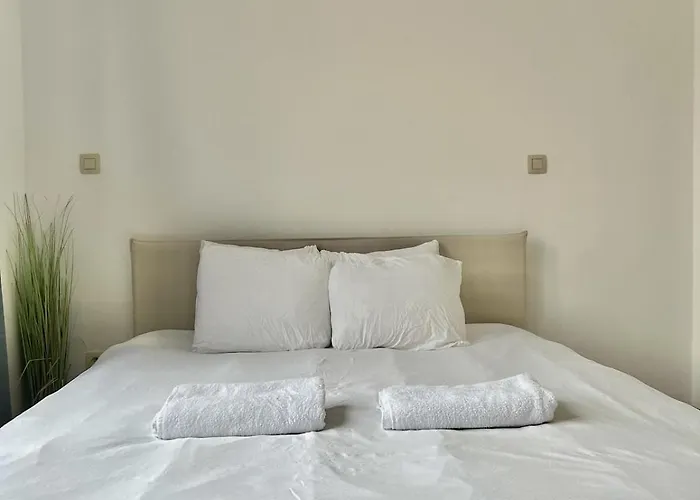 Spacious For 6 Near Center Of Apartmán *