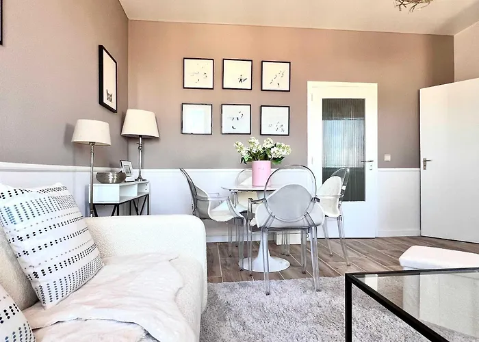 Lovely - Heart Of For 2 View Over The Daire Brüksel