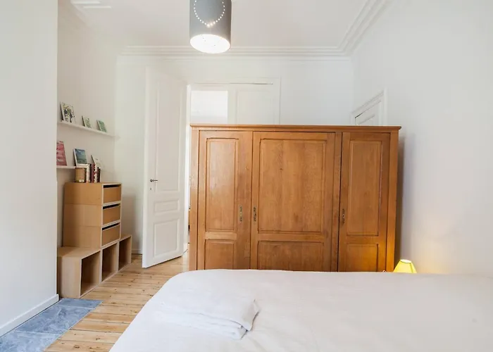 公寓 1 Bedroom W Kitchen And Bathroom In Trendy St Gilles