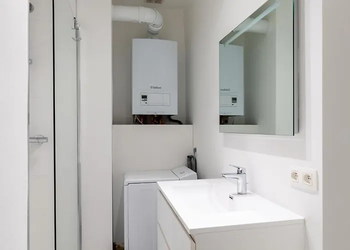 Quiet Near European District Βρυξέλλες