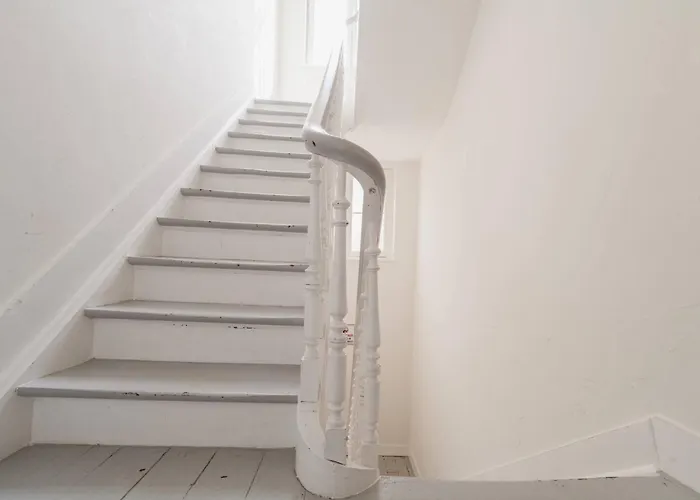 1 Bedroom W Kitchen And Bathroom In Trendy St Gilles דירה *