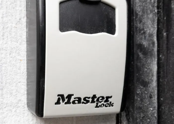 Quiet Near European District *