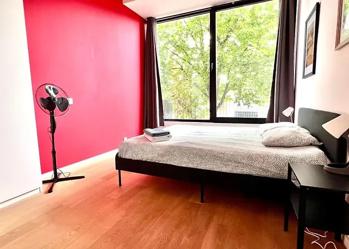 Bright Modern Loft In For 4 *