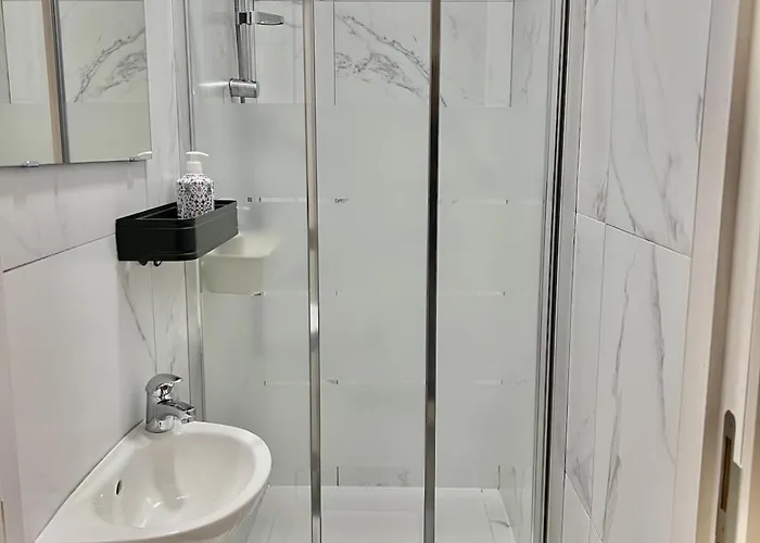 Spacious For 6 Near Center Of Апартаменты *