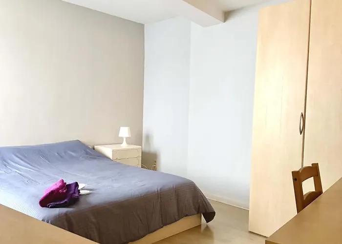 3 Min To The Grand-place 6 Min To Manneken Pis & Sleeps 6 بروكسل