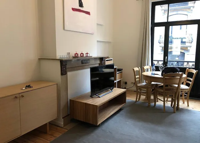 1 Bedroom W Kitchen And Bathroom In Trendy St Gilles