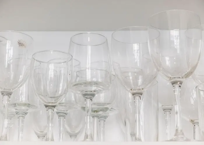 1 Bedroom W Kitchen And Bathroom In Trendy St Gilles Apartamento