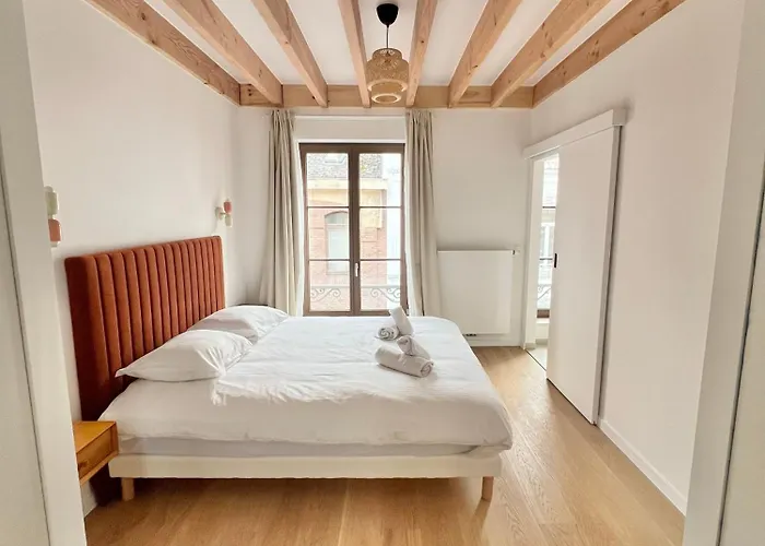 Duplex Design & Elegant Au Coeur De *