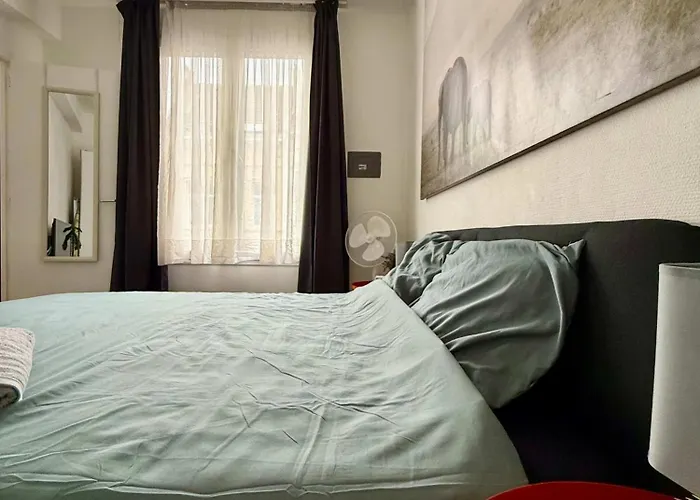 Elegant Close To The European Parliament Apartment