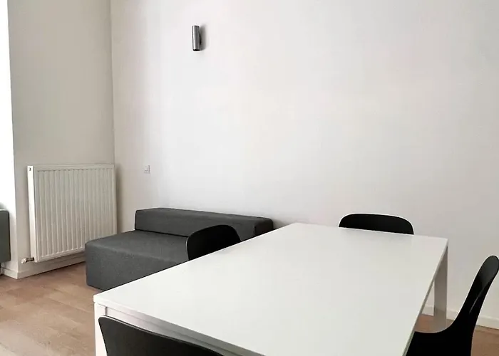 Bright Modern Loft In For 4