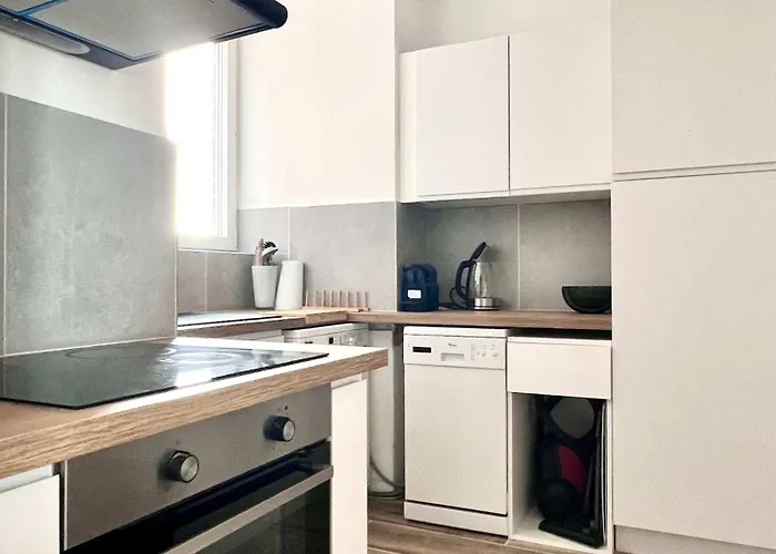 Lovely - Heart Of For 2 View Over The Brüksel