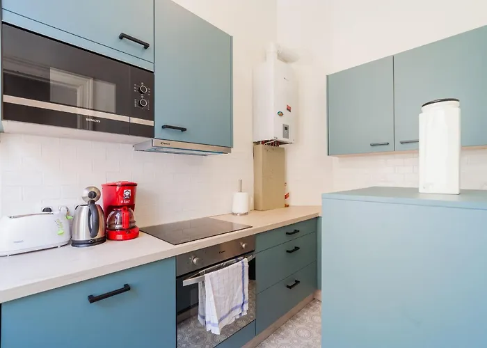 דירה 1 Bedroom W Kitchen And Bathroom In Trendy St Gilles בריסל
