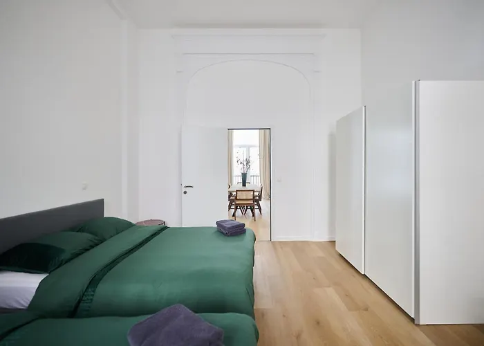 Toison D'or & Saunna 2 *