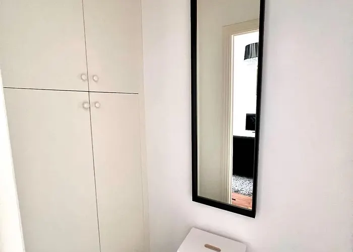 Chic Heart Of The With Balcony Διαμέρισμα