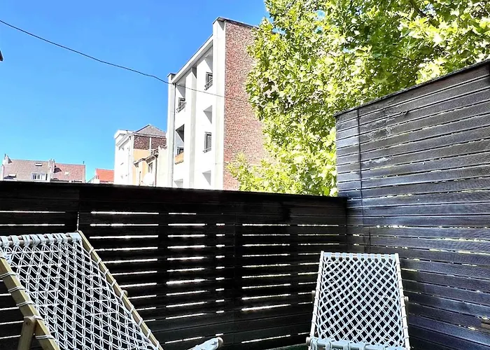 Cosy Family For Up To 9 Guests Near Midi Station Bruxelles