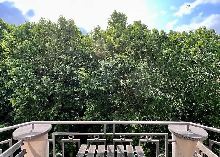 公寓 Chic Heart Of The With Balcony 布鲁塞尔