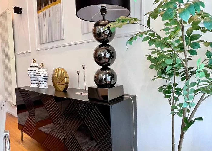 Cosy Family For Up To 9 Guests Near Midi Station * Bruxelles