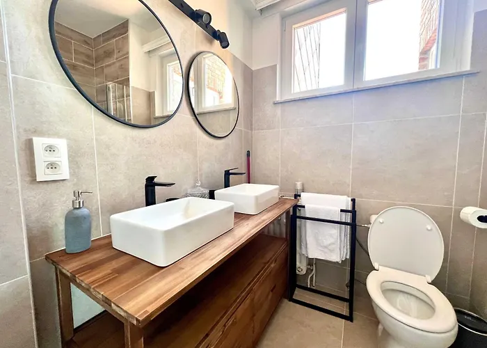 Daire Lovely - Heart Of For 2 View Over The *