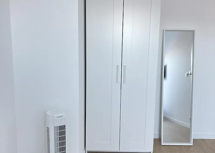 Chic & Bright Near Montgomery * بروكسل