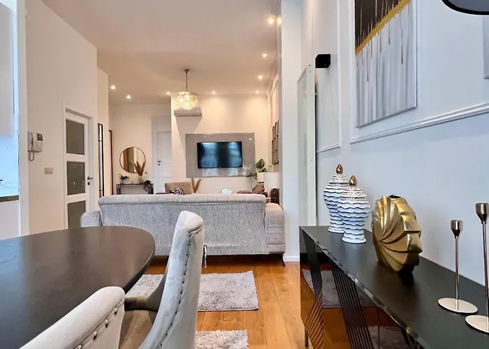 Apartmán Cosy Family For Up To 9 Guests Near Midi Station