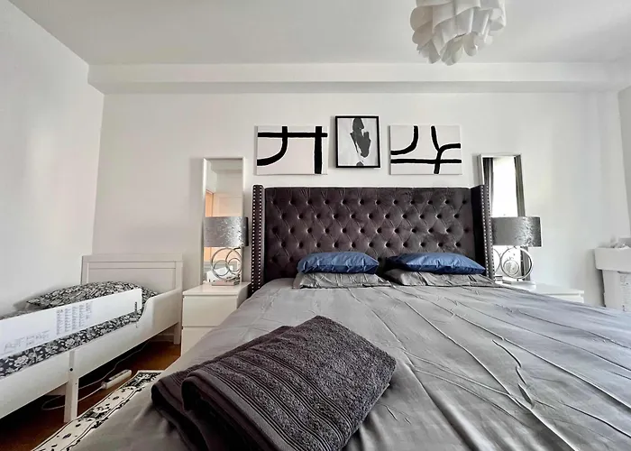 Cosy Family For Up To 9 Guests Near Midi Station Apartmán Brusel