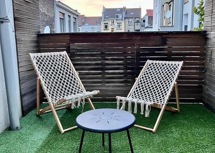 Cosy Family For Up To 9 Guests Near Midi Station Apartmán