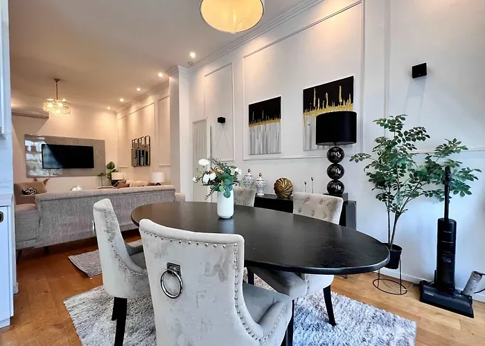 Cosy Family For Up To 9 Guests Near Midi Station Apartmán *