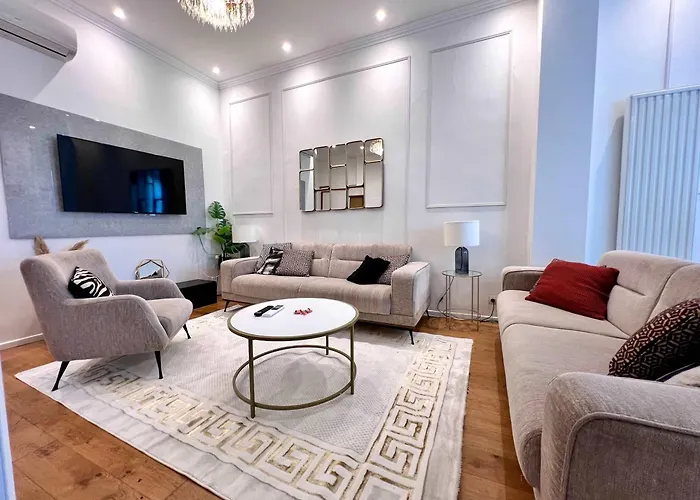 Cosy Family For Up To 9 Guests Near Midi Station Apartmán