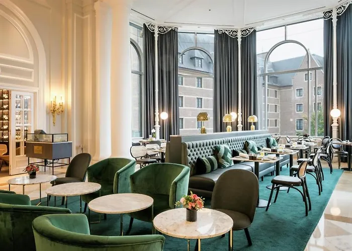 Hilton Grand Place 4*