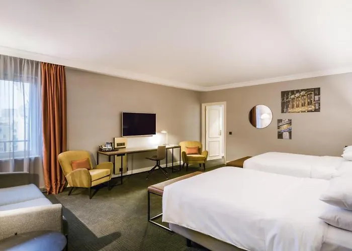 Hilton Grand Place Hotel 4*