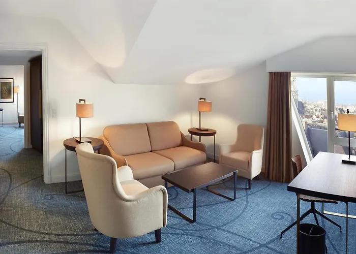 Hilton Grand Place 4*