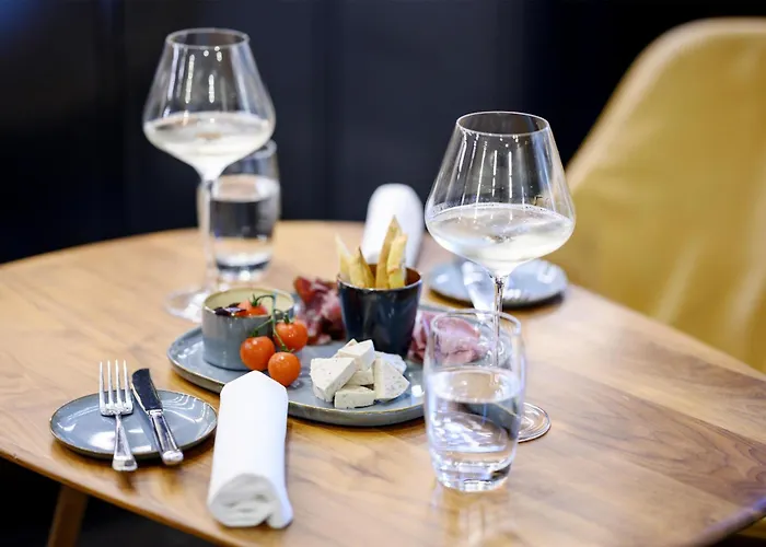 Hilton Grand Place 4*