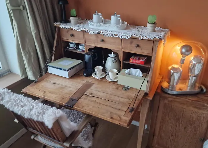 Romantics Rooms In Brussels Sky