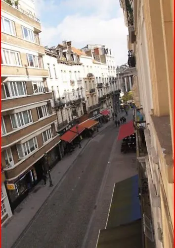 - Steps Grand Place - Local Vibrant Neighbourhood Apartment