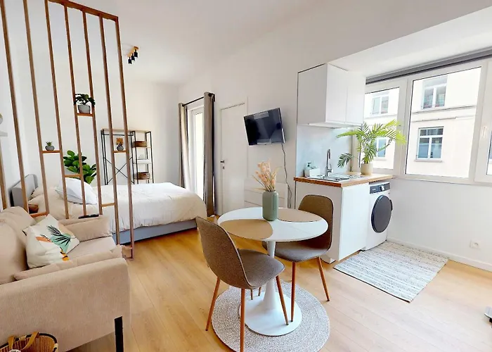 Centre Avec Grand Balcon Pour 2personnes Lejlighed