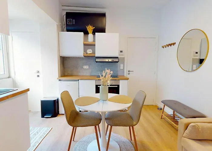 Centre Avec Grand Balcon Pour 2personnes *