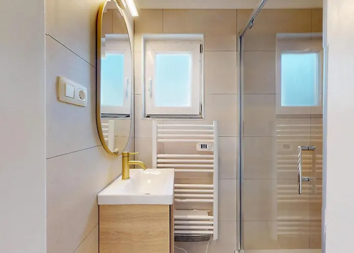 Centre Avec Grand Balcon Pour 2personnes Bruxelles