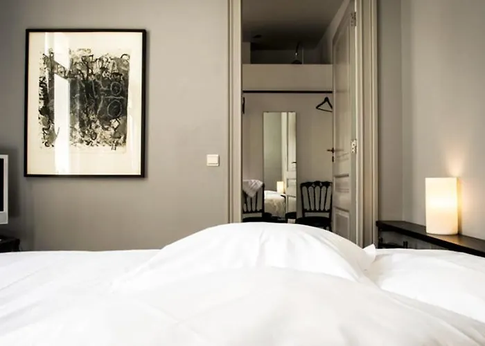 Les Du Vaudeville Brussels