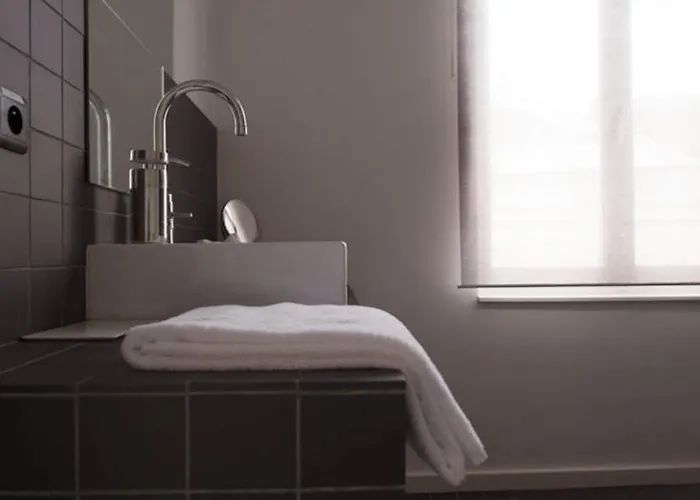 Les Du Vaudeville מלון