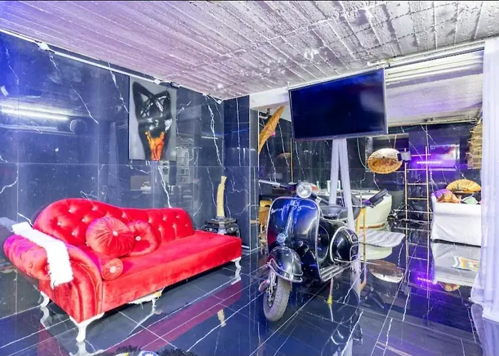 Villa & Wellness Area Jacuzzi Sauna Massage Table Bruxelas