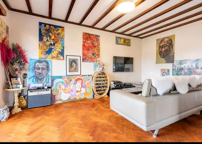 Villa & Wellness Area Jacuzzi Sauna Massage Table