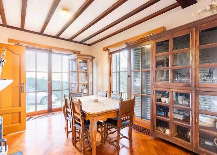 빌라 & Wellness Area Jacuzzi Sauna Massage Table