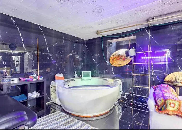 Villa & Wellness Area Jacuzzi Sauna Massage Table