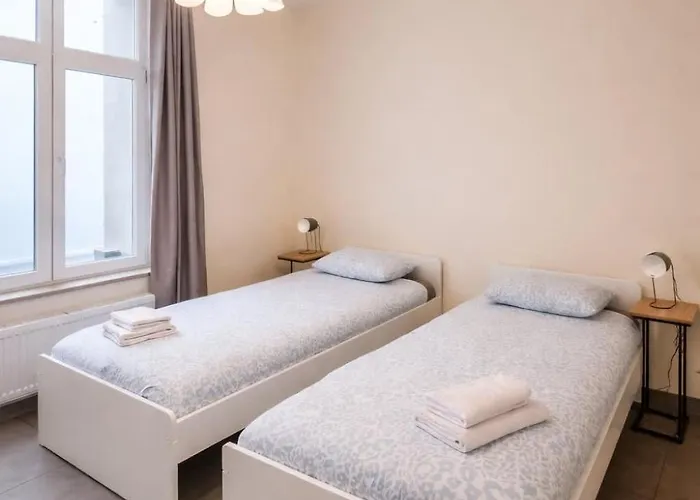 Spacious 2br Near Grand Place#2 *