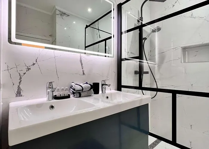 Family Cosy For Up To 9 Guests Near Midi Station Apartment Brüssel